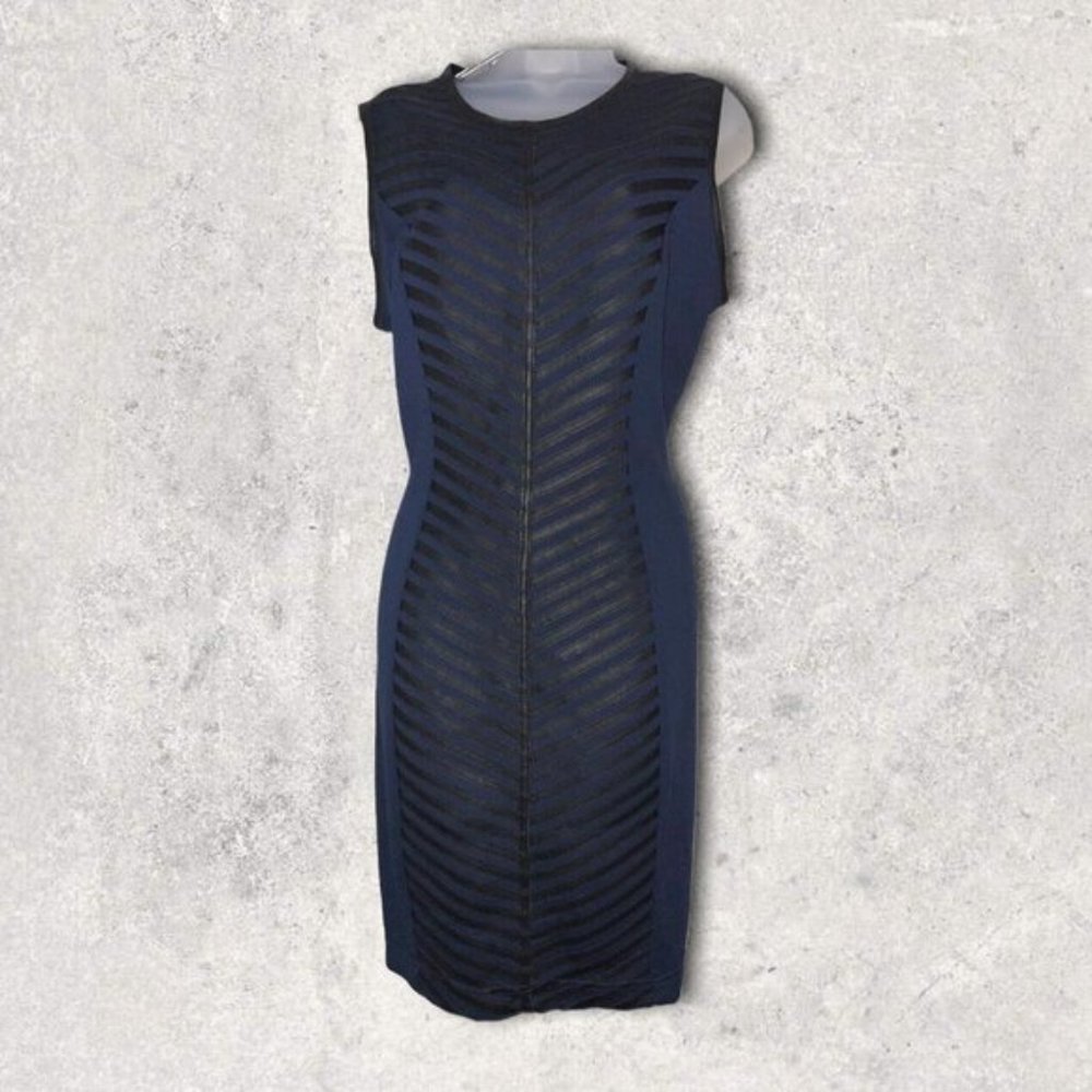 Dress - Picture 2 of 9